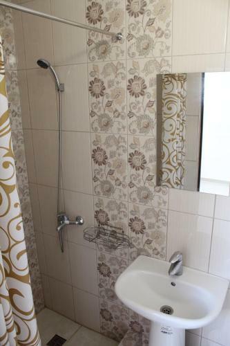 Hostal Vinograd Guest House