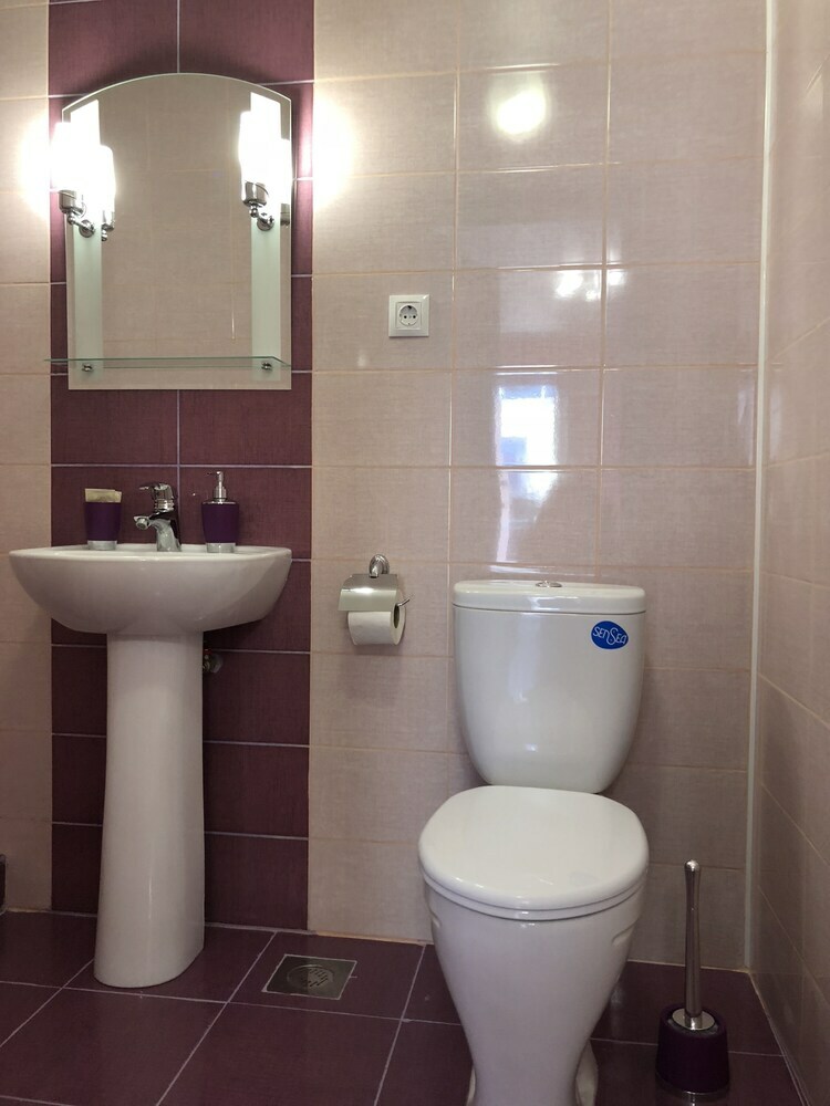 Hostal Kavkaz Hotel