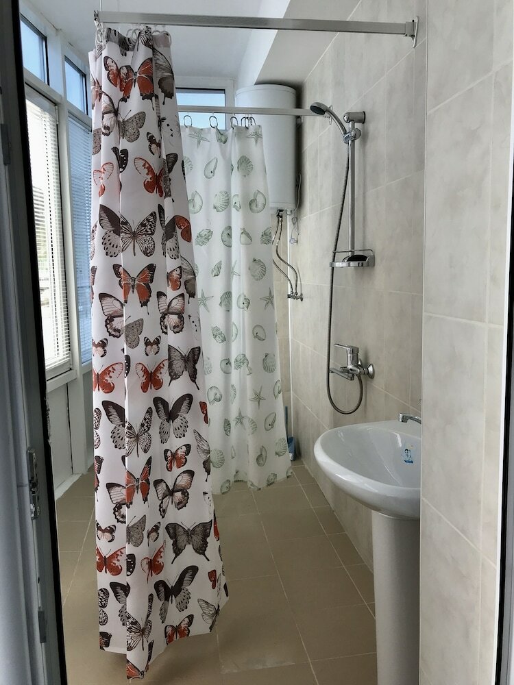 Hostal Kavkaz Hotel