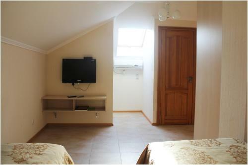 Hostal Assol Guest House