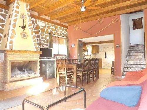 Villa Chalet Avenida Justo Montanez