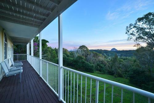 Lodge Cooroy Country Cottages