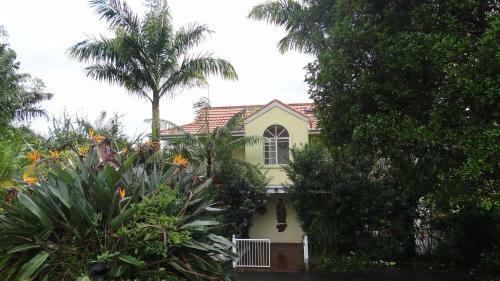 Lodge Cooroy Country Cottages
