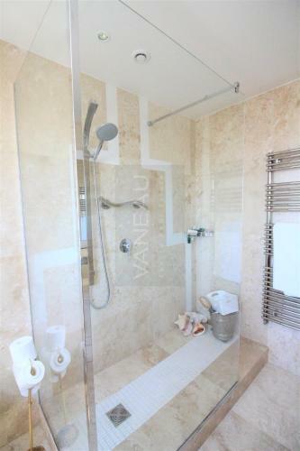 Gorgeous Apartment Alexandre III Sea View