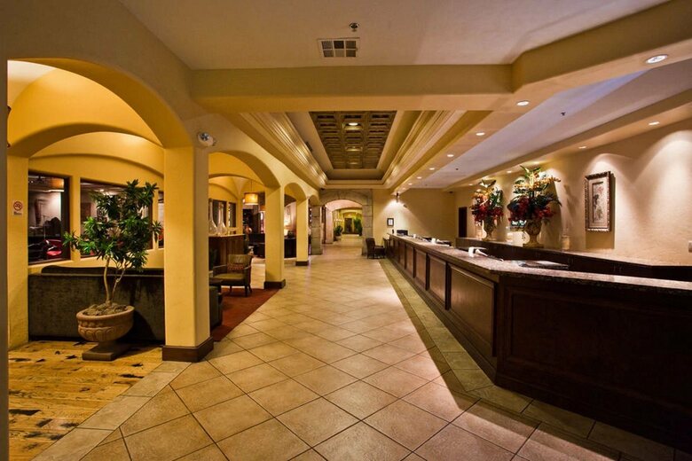 Hotel Tuscany Suites & Casino