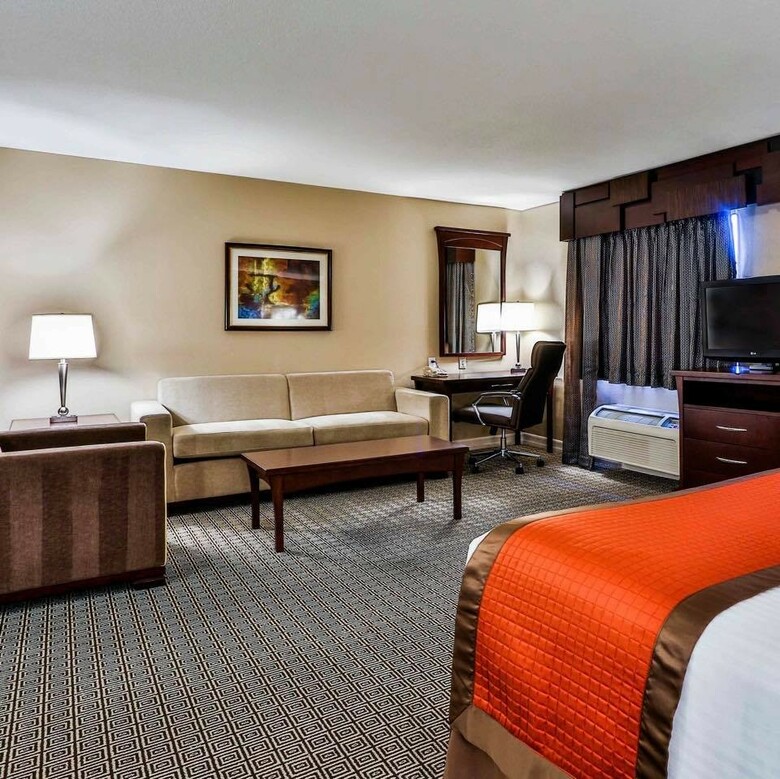 Hotel Tuscany Suites & Casino