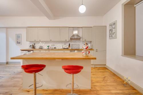 Queens Ajy Birmingham City Centre Apartment