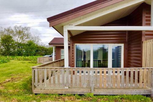 Hazel 2 - Standard Plus One Bed Apartment On Private Estate