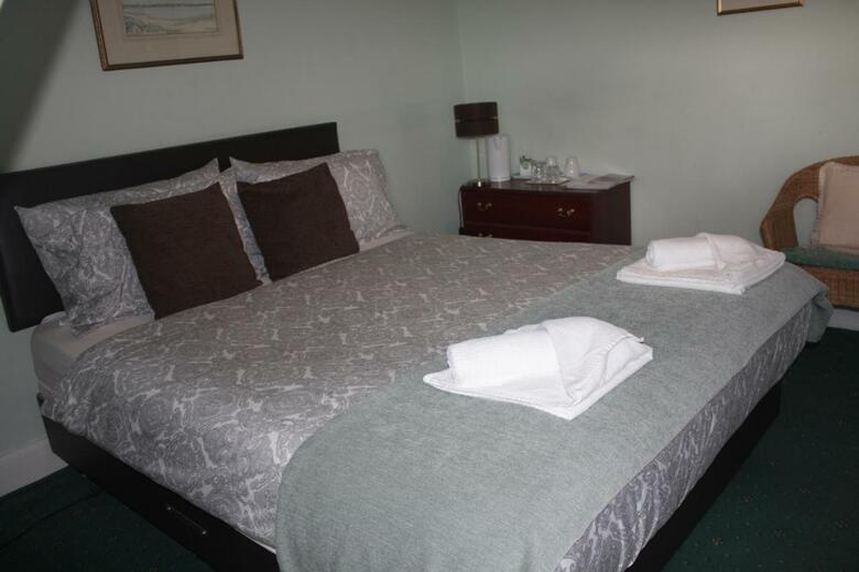 Hostal Airdenair Guest House