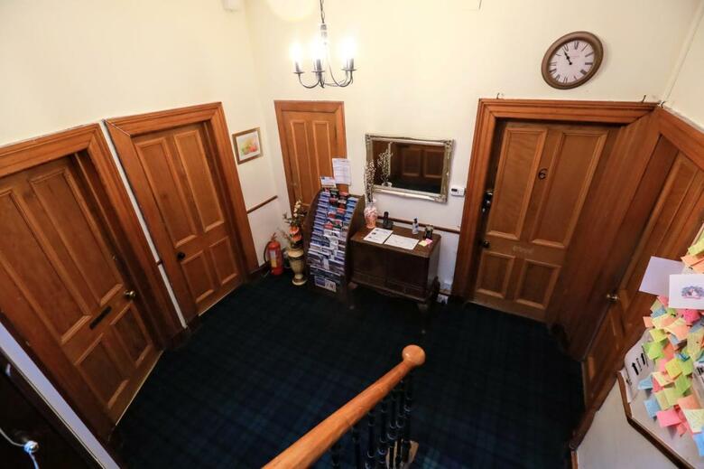 Hostal Airdenair Guest House