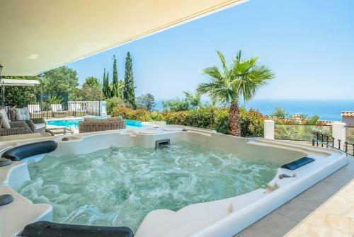 Espero-pax Villa Sleeps 8 Air Con Wifi