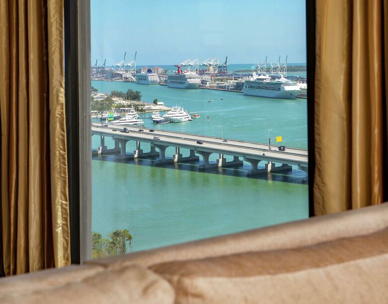 Hotel Hilton Miami Downtown