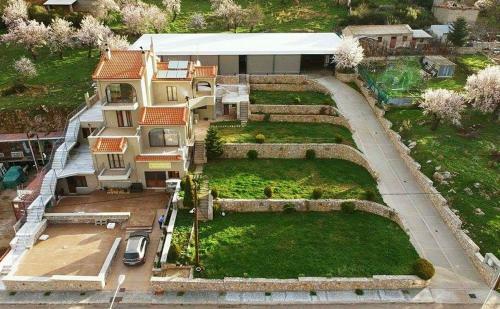 Hostal Flygonion Guesthouse
