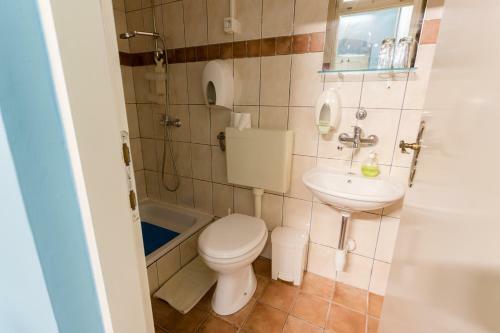 Hostal Apartmani Baranjski Dvori
