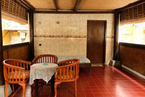 Hotel Kerti Beach Bungalow And Restaurant