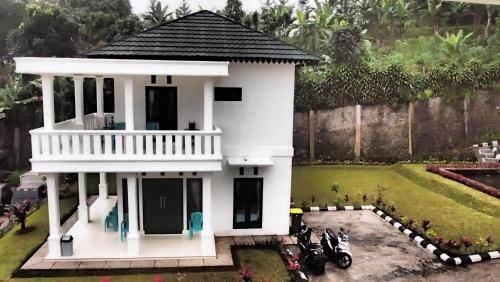 Villa Griya Wira Karya