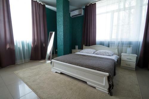 City Hotel