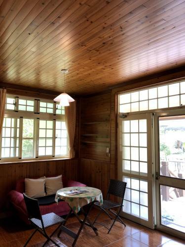 Lodge Chalets Located Sun Moon Lake