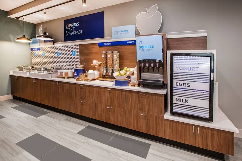 Hotel Holiday Inn Express - Alliance