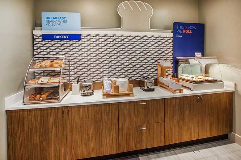 Hotel Holiday Inn Express - Alliance