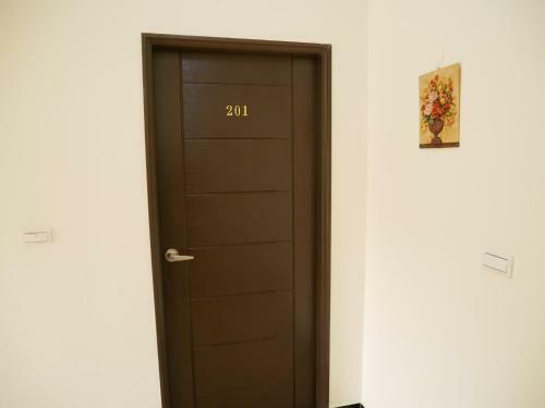 Yi Jia Men
