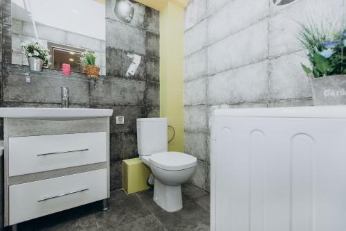 Luxury Apartments Neer Lavina