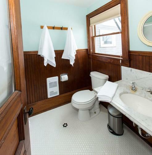 Bed & Breakfast The 1906 House And Carriage Barn