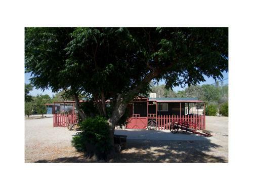 Cozy 2 Br On 4 Acres With Orchard