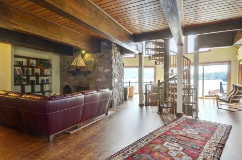 Villa Mystic Mountain W/ Log Cabin