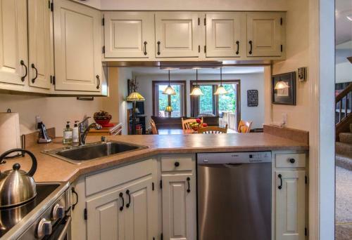 Saltbox By Carefree Quechee Vacations