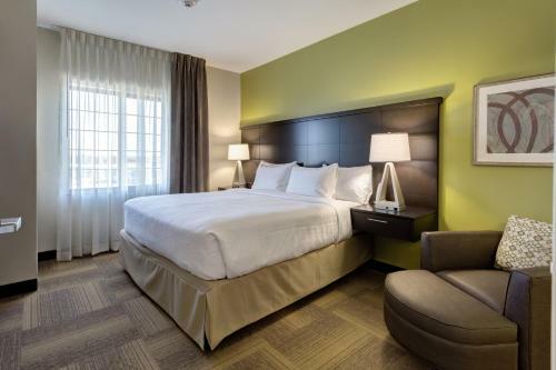 Hotel Staybridge Suites St. Louis-westport