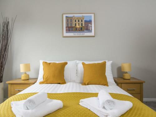Salisbury Street Apartment