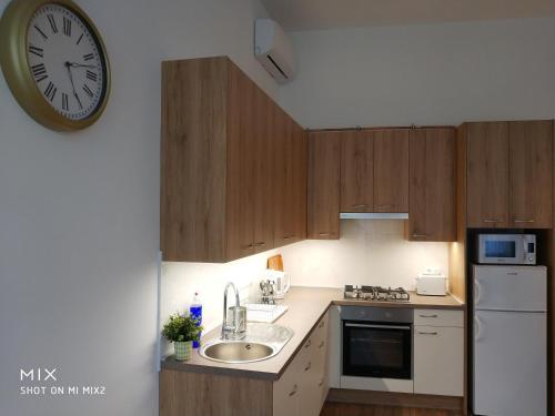 Baross Apartments 74