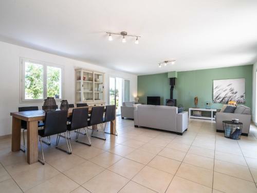 Lovely Villa In Oupia With Private Swimming Pool