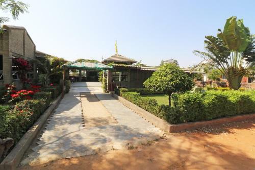 Hotel Oyo 29996 Samriddhi Highway Inn