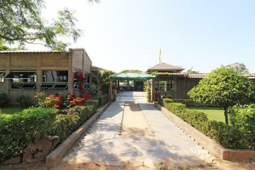 Hotel Oyo 29996 Samriddhi Highway Inn