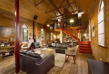 Glass House Mountains Ecolodge
