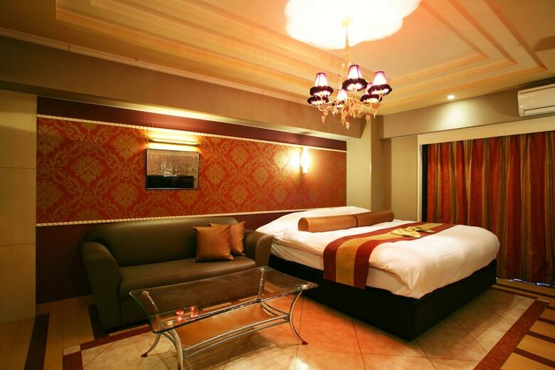 Hotel Christmas Numazu (love Hotel)