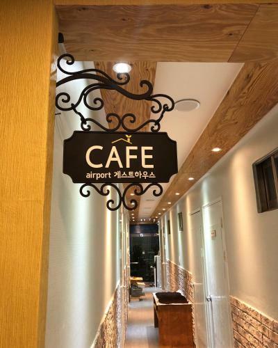 Hostal Airport Guesthouse