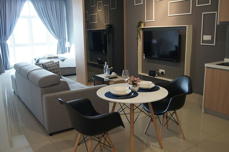 Hotel Twin Galaxy Suites By Iconic Bliss