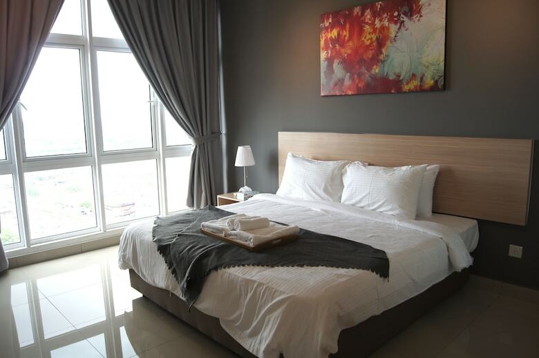 Hotel Twin Galaxy Suites By Iconic Bliss