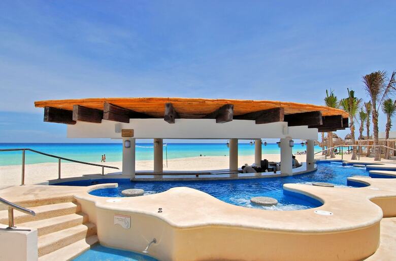 Hotel Wyndham Grand Cancun All Inclusive Resort & Villas