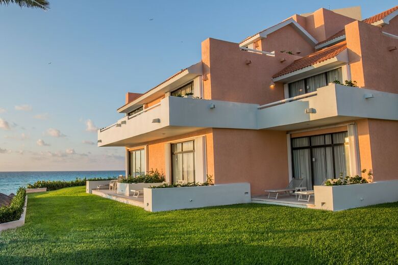 Hotel Wyndham Grand Cancun All Inclusive Resort & Villas