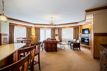 Hotel Crowne Plaza Lake Placid Resort