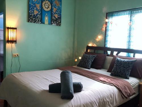 Jungle Hut Bungalows & Hotel