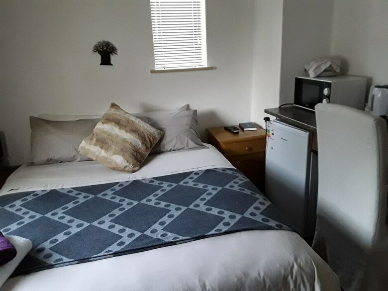 Hostal Victoria Oaks Guesthouse