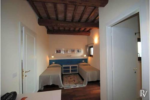 Siena Villa Sleeps 10 Pool