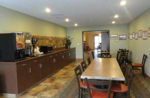 Hotel Canby Inn And Suites