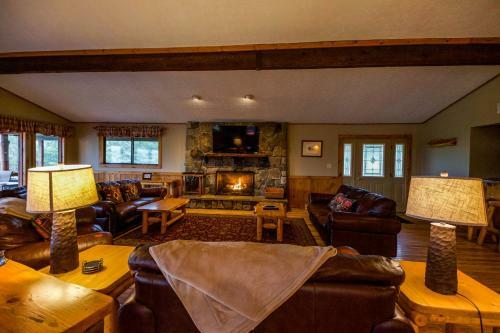 Grande Butte Lodge - Hocking Hills Home