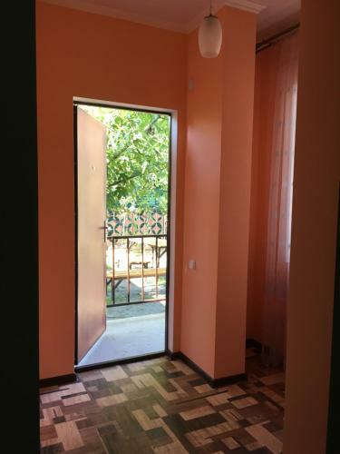 Hostal Guest House On Shakirbay 11